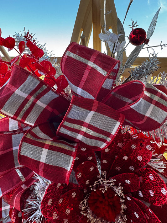 Classic Red & White Christmas Teardrop Swag – Elegant Holiday Door Decor