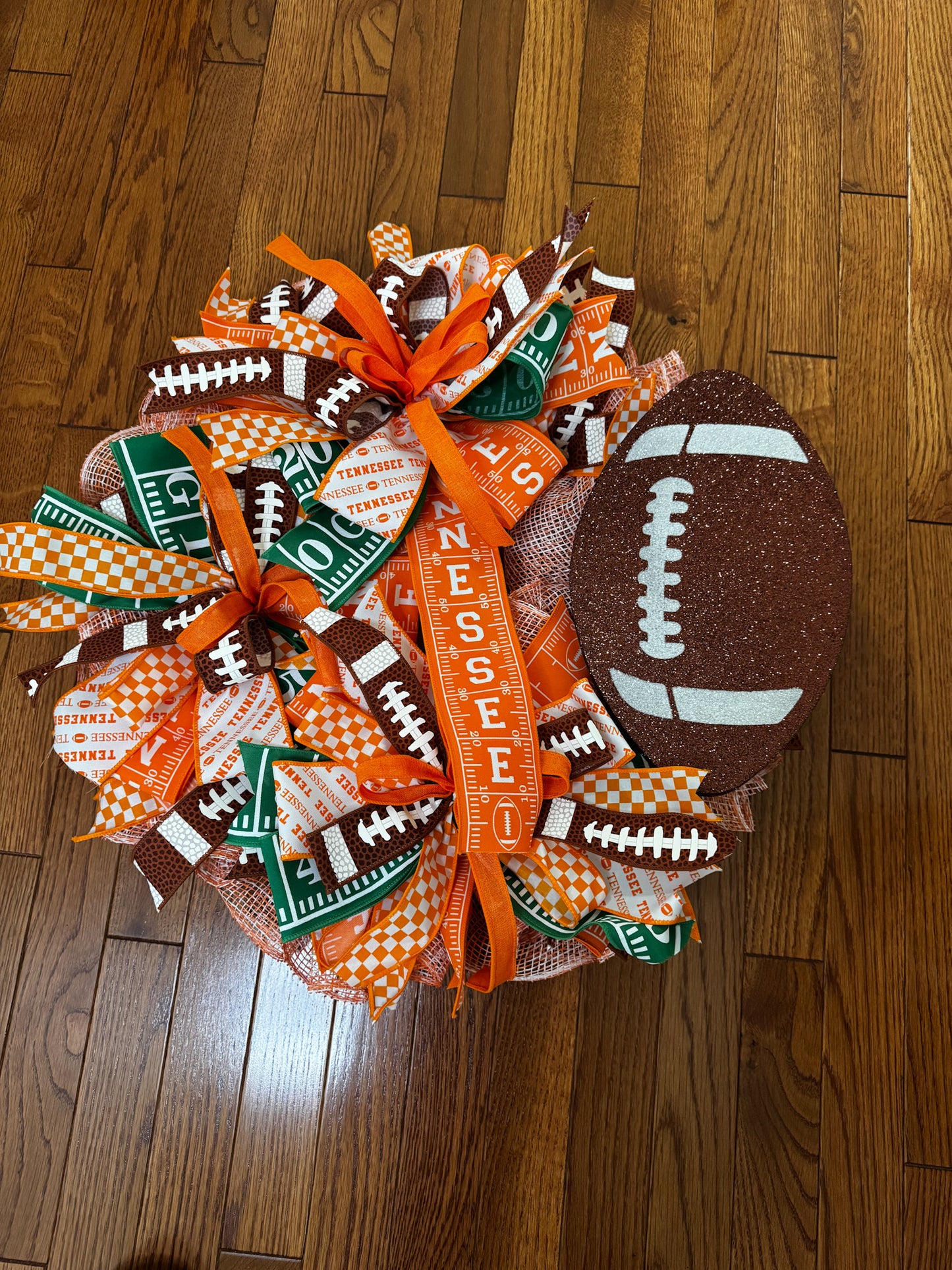 University of Tennessee Wreath, UT Vols Football Wreath, UT Vols Wreath, UT Football Wreath, Round University of Tennessee Wreath, Tennessee Ribbon, Fall Decor, Gift