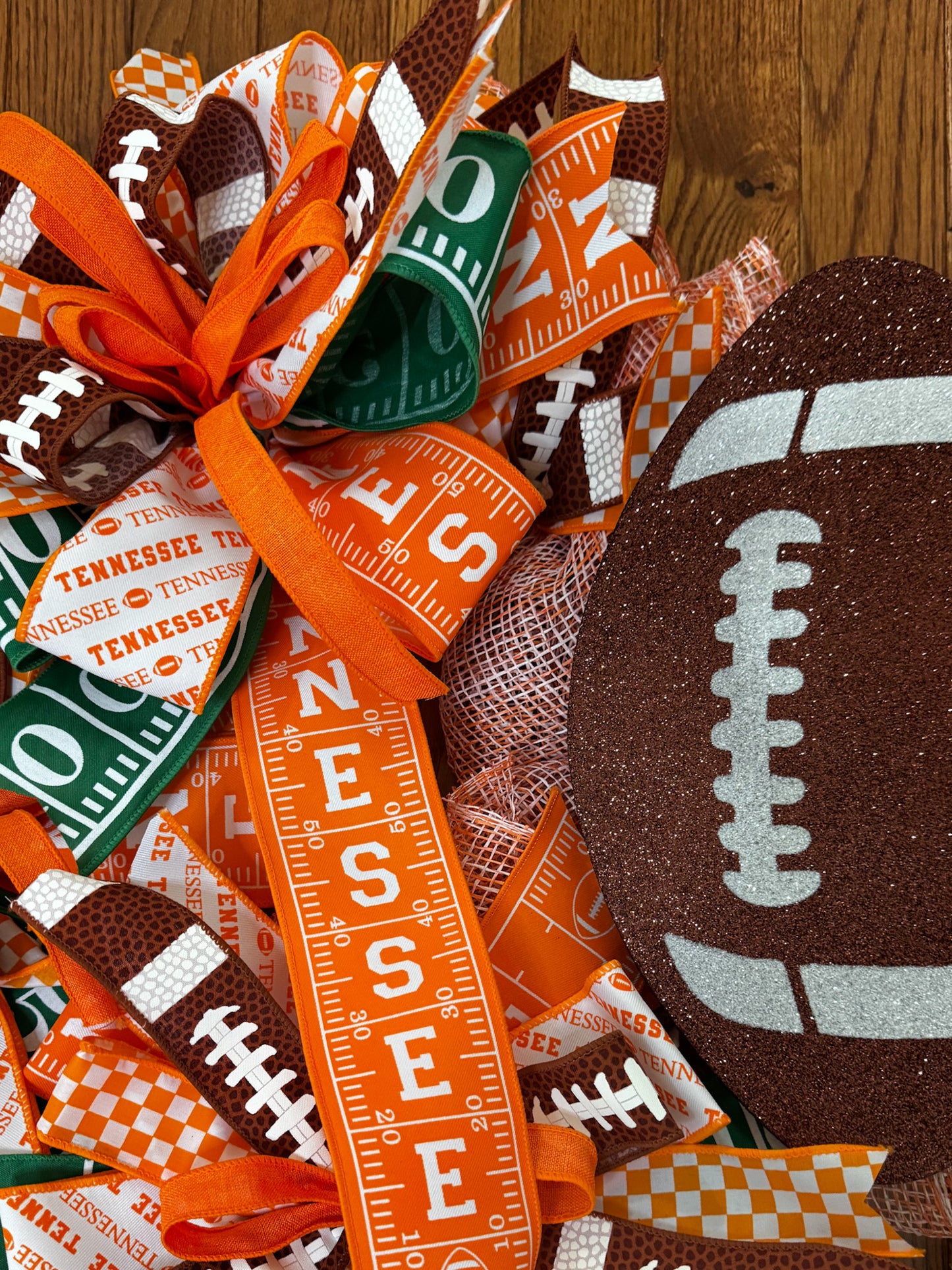 University of Tennessee Wreath, UT Vols Football Wreath, UT Vols Wreath, UT Football Wreath, Round University of Tennessee Wreath, Tennessee Ribbon, Fall Decor, Gift