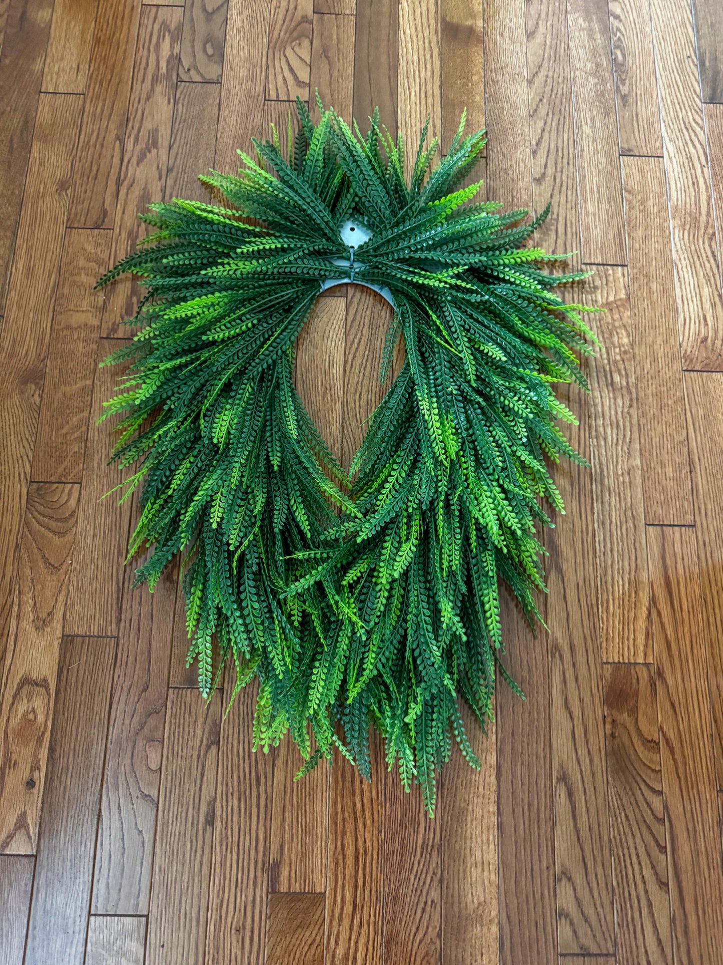 OVAL Beaded Green Wreath – A Year-Round Classic with Seasonal Charm