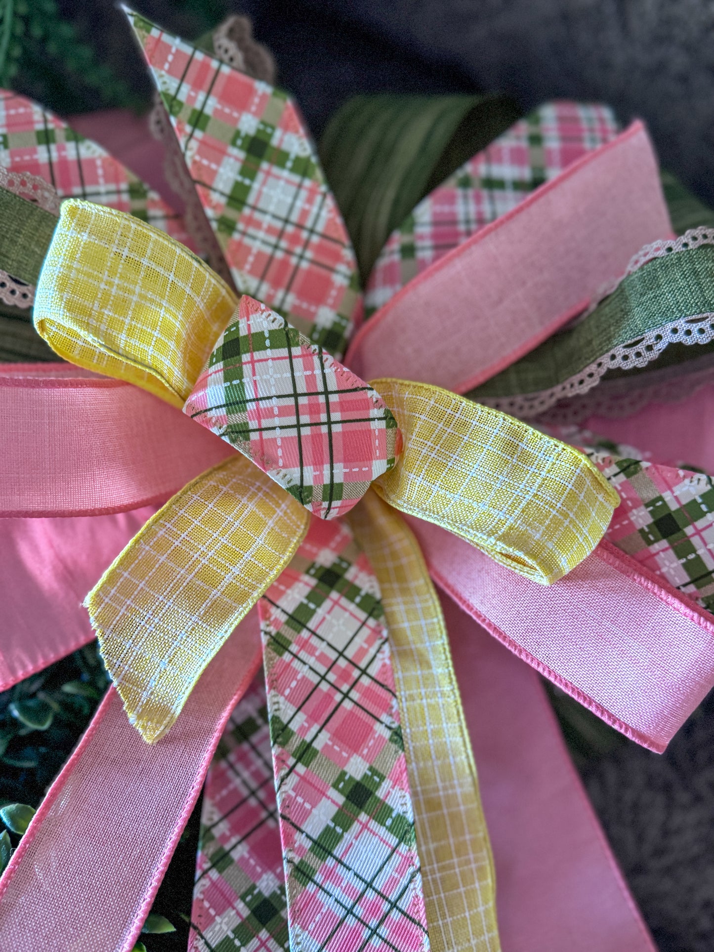 🌿 Round Boxwood Greenery Wreath Base- bows not included 

UV-Resistant • High Quality • Interchangeable Bow Design