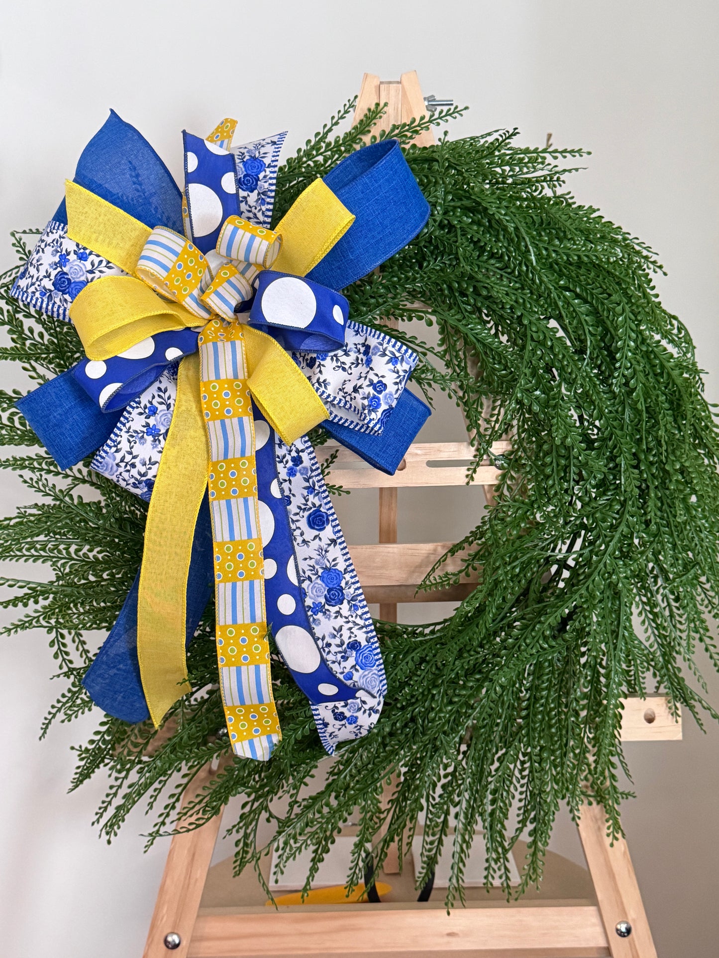 🌿 24” UV-Resistant Beaded Greenery Wreath

Interchangeable Bow System | Year-Round Statement Piece
