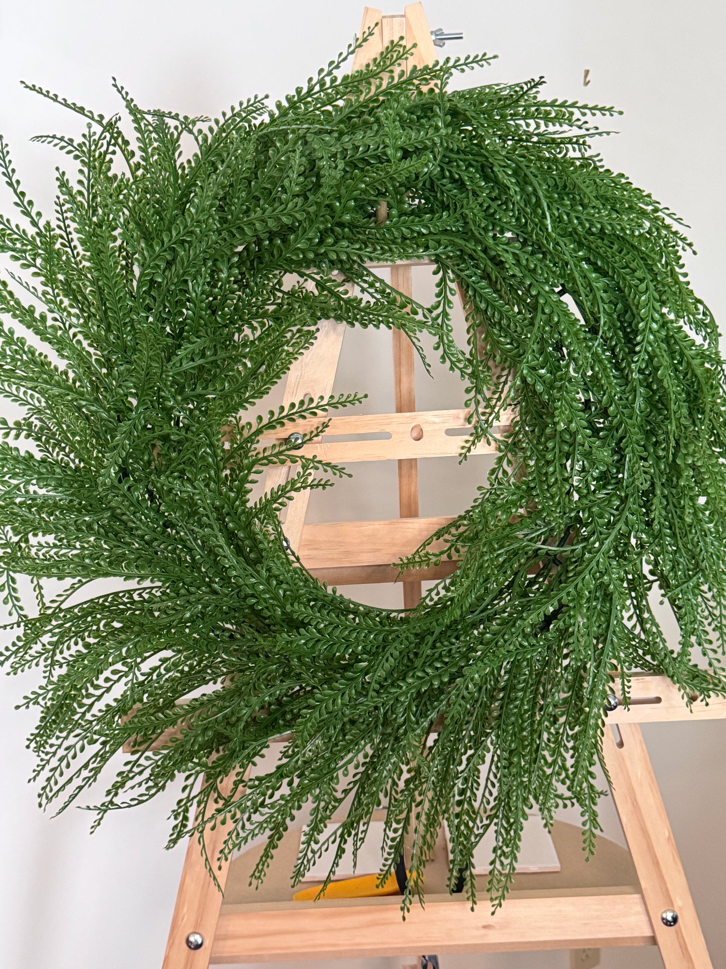 🌿 24” UV-Resistant Beaded Greenery Wreath

Interchangeable Bow System | Year-Round Statement Piece