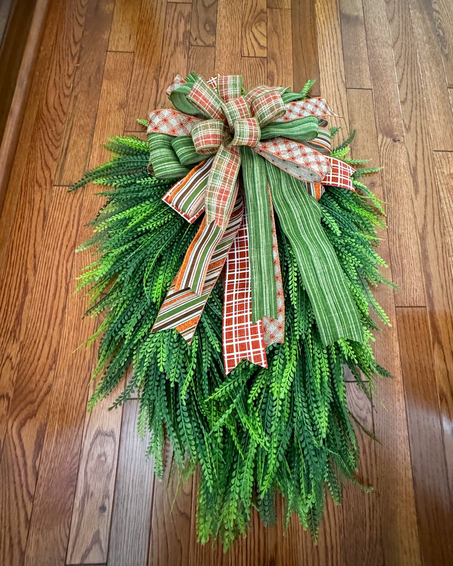 OVAL Beaded Green Wreath – A Year-Round Classic with Seasonal Charm