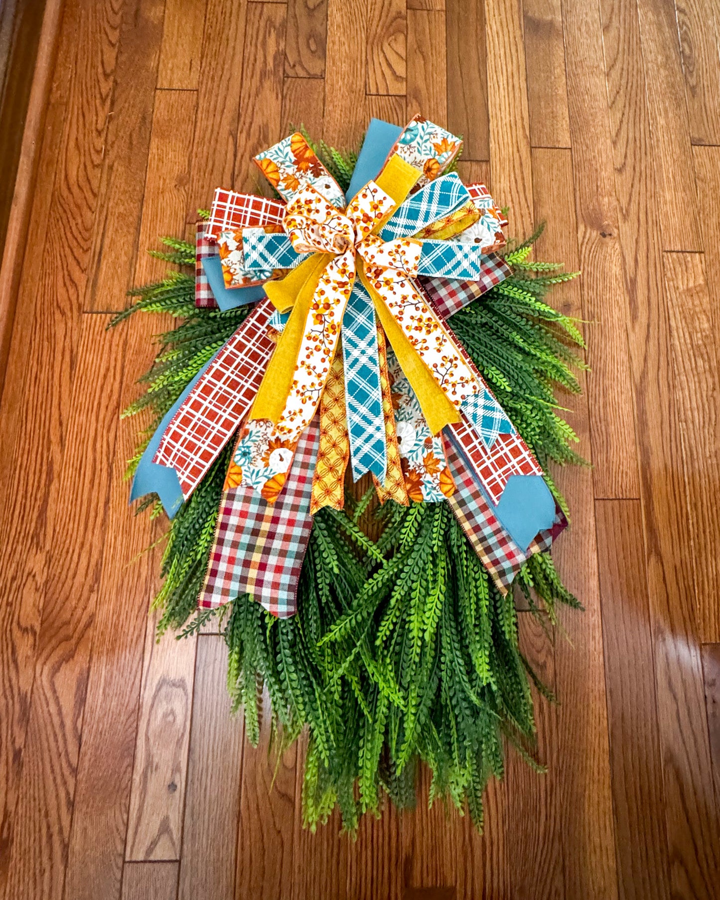 OVAL Beaded Green Wreath – A Year-Round Classic with Seasonal Charm